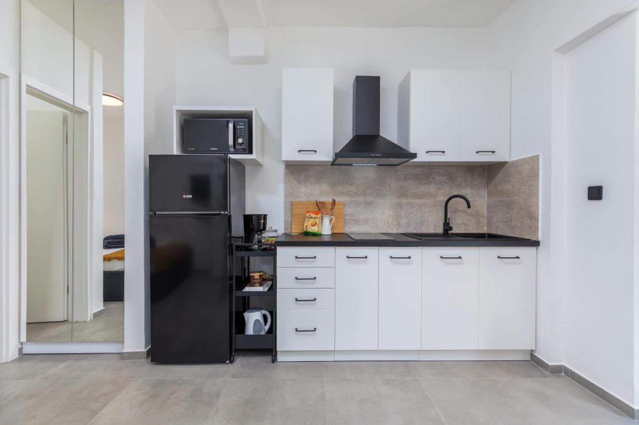 3 Minutes From The Beach: Lovely Studio Apartment Pula Buitenkant foto