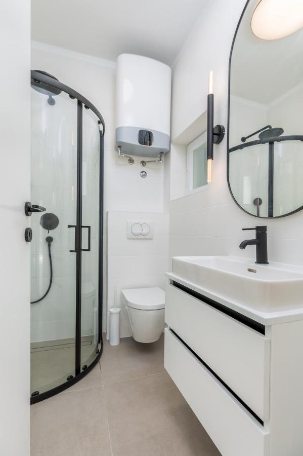 3 Minutes From The Beach: Lovely Studio Apartment Pula Buitenkant foto