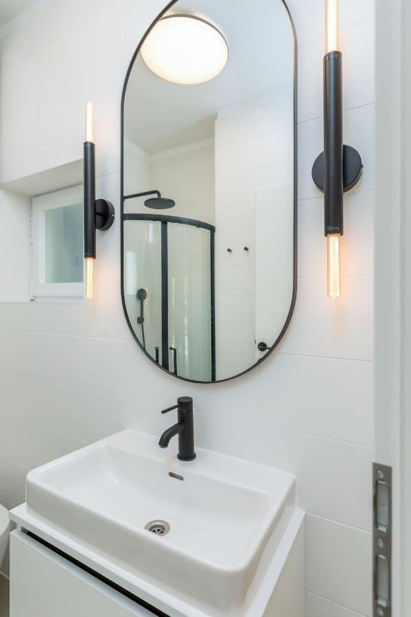 3 Minutes From The Beach: Lovely Studio Apartment Pula Buitenkant foto