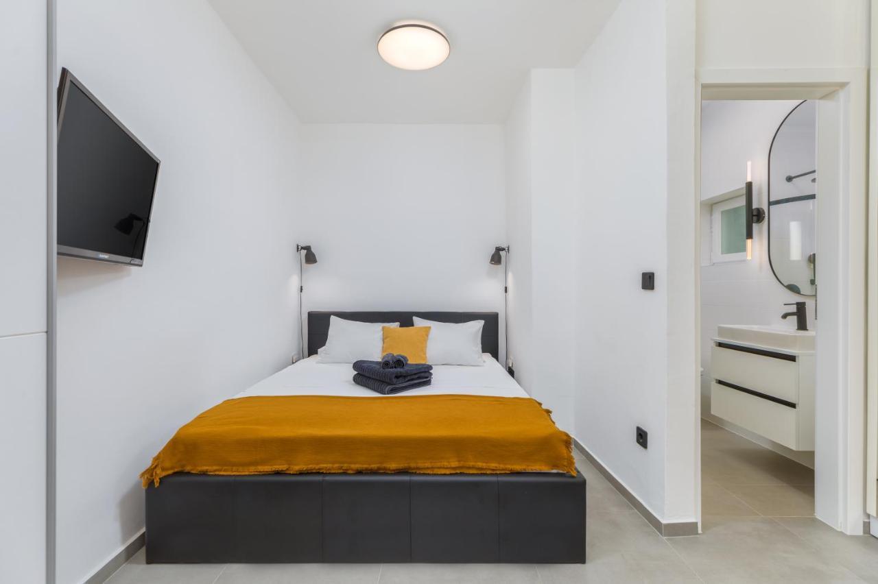 3 Minutes From The Beach: Lovely Studio Apartment Pula Buitenkant foto